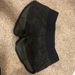 Camouflage speed up shorts